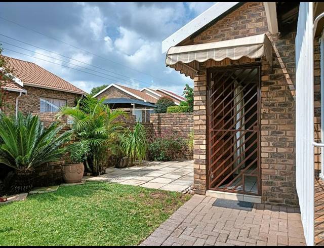 2 BEDROOM PROPERTY TO RENT IN NOORDHEUWEL